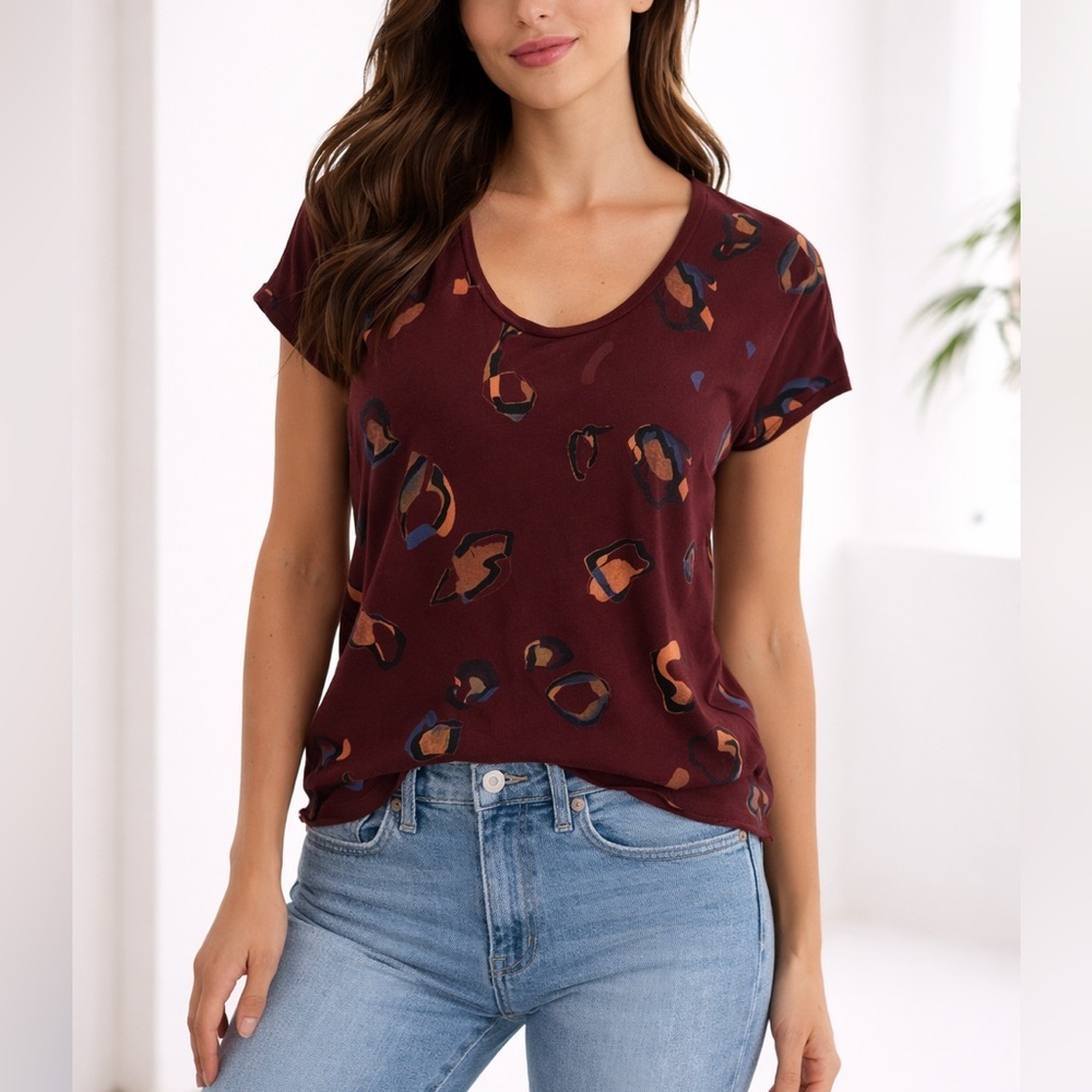 𝅺Aritzia Wilfred Patterned Short Sleeved T-Shirt - Maroon
